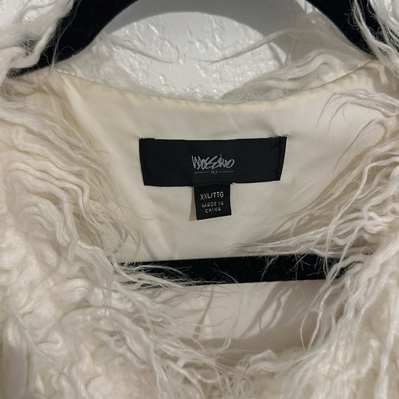 Vest - Picture 2 of 3